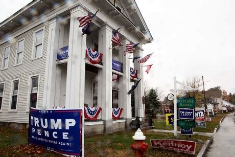 30 Political yard signs Stock Pictures, Editorial Images and Stock ...