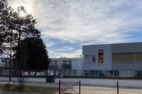 Collège Anna de Noailles MAIRIE DE LARCHE