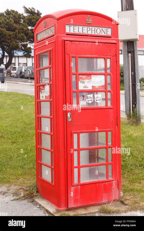 British Iconic Red Telephone Box Hi Res Stock Photography And Images