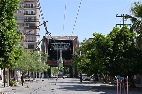 Cortan Cable Tractor Del Teleférico De Torreón