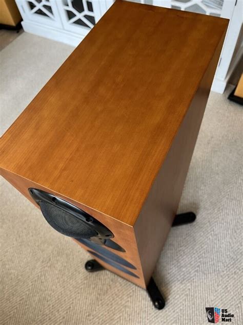 Linn Akurate 242 Speakers Custom Plinths Photo 4259877 Us Audio Mart