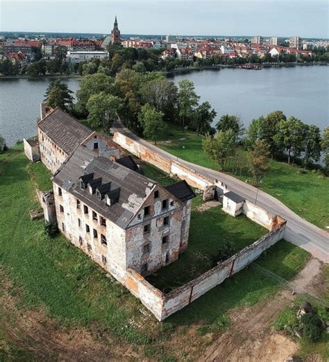 Zamek Krzy Acki W E Ku Atrakcje Mazury