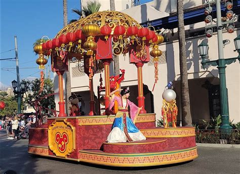 Photos Video Mulans Lunar New Year Procession Returns For The Year