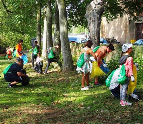 Ochenta Voluntarios Se Sumaron Al Reto De Limpiar El Parque Del