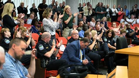 Knoxville Officials Applaud First Female Police Chief Eve Thomas