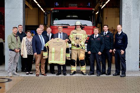 Neue Schutzkleidung bringt mehr Sicherheit für Feuerwehrleute