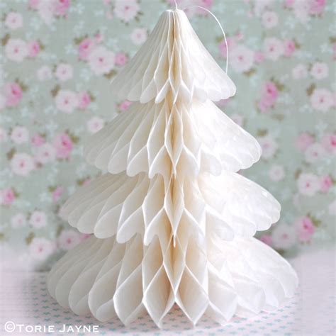 Hướng dẫn làm christmas tree decorations on paper cho trẻ em