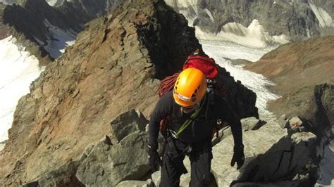 Alto Adige Alpinista Precipita Per 100 Metri E Muore La Repubblica