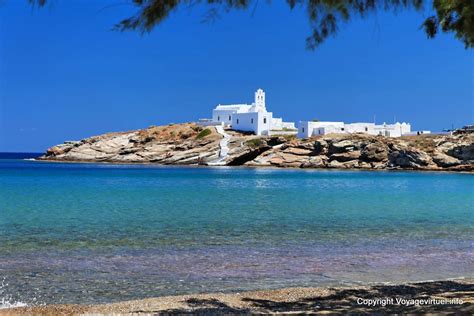 Sifnos Panagia Chryssopigi su uno sperone roccioso - Grecia