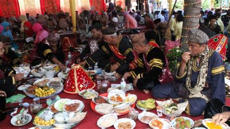 Tradisi Makan Bersama Masyarakat Minangkabau Tribunnews