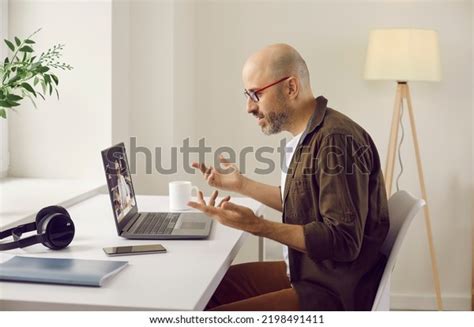 1 868 Side View Mature Man Working Computers Images Stock Photos 3D