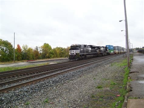 Trip Pictures Ns Engine 2676 With A Load Of Stackers Alliance Oh