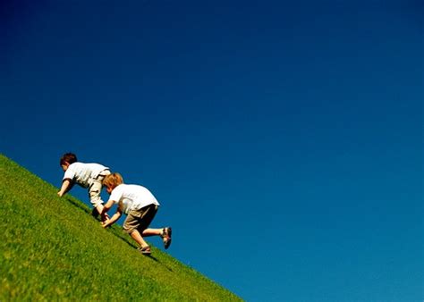 Running Up The Hill 1 Kids Playing On The Grass Slopes O Flickr