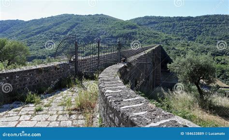 Maddaloni Acquedotto Carolino Dal Santuario Di San Michele E Santa