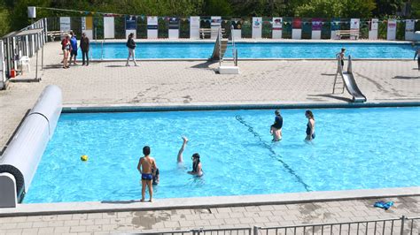 Ruim Bezoekers Bij Seizoensopening Zwembad De Kleine Oase Studio