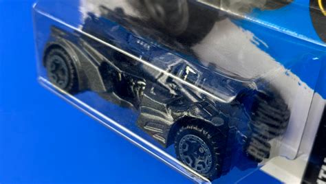 Машинка Базова Hot Wheels Batman Arkham Knight Batmobile Batman