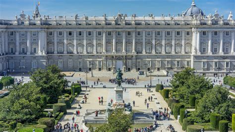 Tour Palacio Real Exterior Paratour