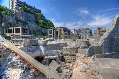 廃墟と化した軍艦島はなぜ世界遺産その背景を理解しよう 冒険県 冒険する長崎プロジェクト ワクワクを探しに出かけよう