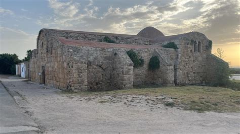 La Citt Di Tharros E Le Due Colonne Sul Mare Storiecorrenti