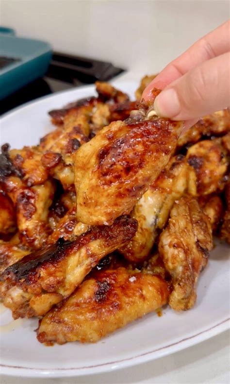 Sticky Honey Glazed Chicken Wings Everything Delish