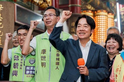 賴清德身兼黨主席跟總統參選人，御駕親征母雞帶小雞，在苗栗站台，搶攻客家藍營鐵票區 2024臺灣大選 Articles 苗栗縣立委候選人康世明 Gan Jing World