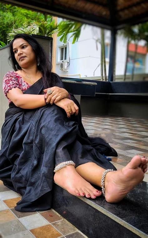 Pin By Maiyarasu On Feet In Saree Beautiful Dresses For Women Curvy Celebrities Hot Women Dress