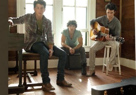 Jonas Brother Lines Vines And Trying Times Photo Shoot Jonas