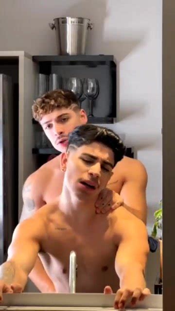 Sexy LOVERS Love MIRROR FUCK ThisVid