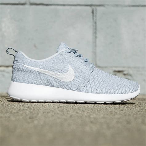 Nike Women Rosherun Flyknit Blue Light Armory Blue Pure Platinum White