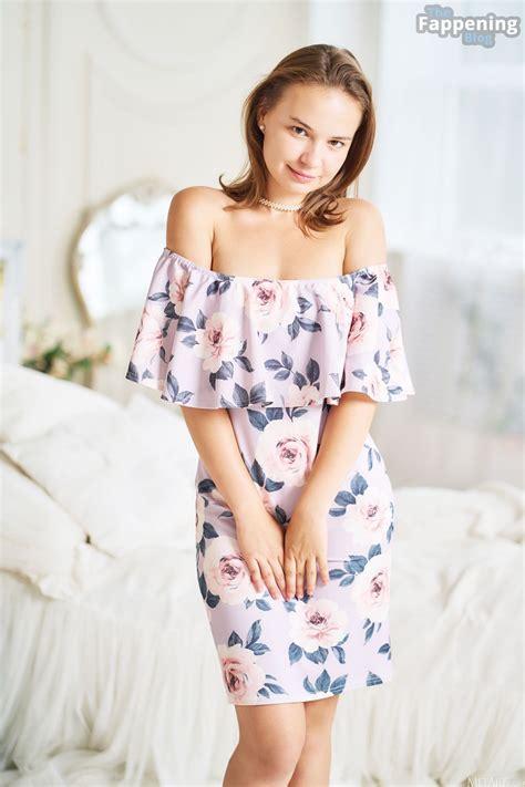 Yenn Cat Nude Sexy Floral Flirt Photos Onlyfans Leaked Nudes