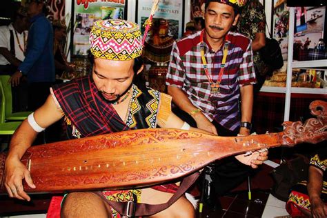 Sape Alat Musik Tradisional Dari Kalimantan Timur Cinta Indonesia