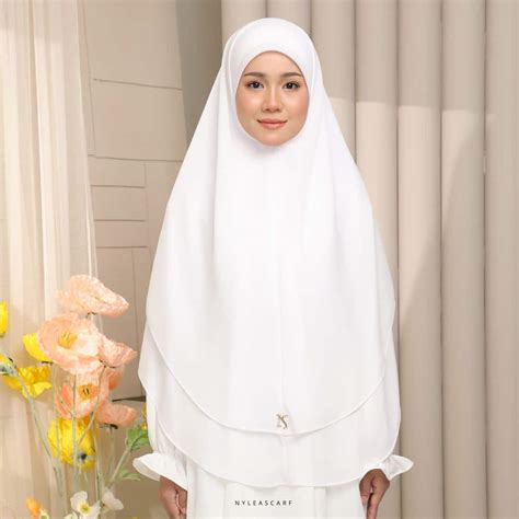 Raudhah Khimar In White Nyleascarf