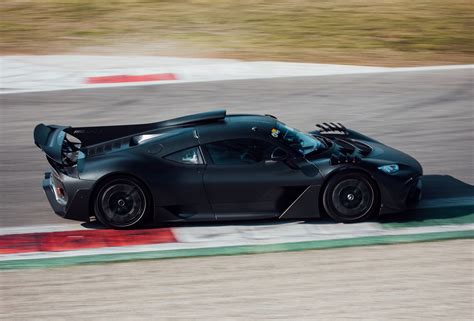 Mercedes Benz Amg One Sets Production Car Lap Record At Monza