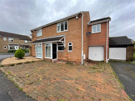 3 Bed Semi Detached House For Sale In Mildenhall Close Fens