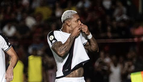 Vasco vence Atlético GO fora de casa e salta na tabela Placar