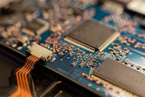 Primer Plano De Un Chip De Computadora Un Circuito Integrado Foto Premium