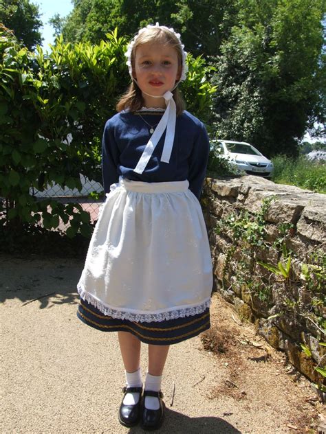 La Petite Bretonne Laines Et Fils Semmêlent Costume Costume