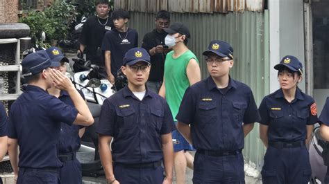 新／三重警遭撞殉職 同仁列隊敬禮慟喊：任務結束一路好走！｜東森新聞：新聞在哪 東森就在哪裡