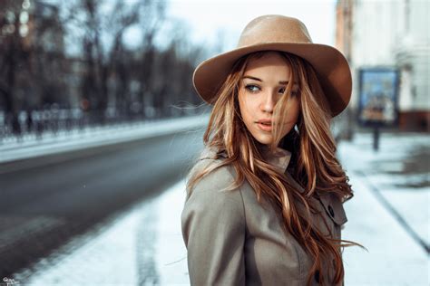 Women Model Looking Away Long Hair Blue Eyes Glasses Hat Snow