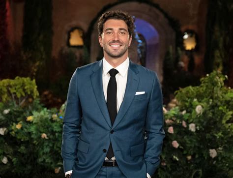 ‘the Bachelor Premiere Recap Everything You Missed In Joey Graziadei