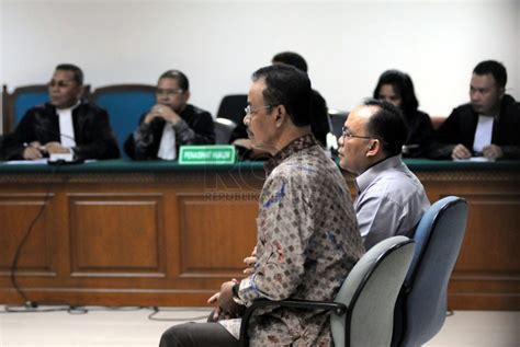 Terdakwa Kasus Suap Mk Hambit Bintih Divonis Empat Tahun Penjara