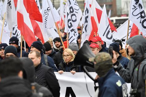 Protest Agrounii w Warszawie pod hasłem Godna płaca za ciężką pracę