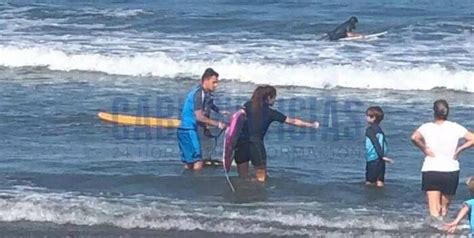 Captan A Shakira Surfeando En Las Playas De Colombia Video Fotos