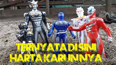 Mencari Dan Menemukan Harta Karun Ultraman Terpendam Pasir Youtube