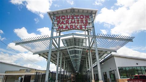 Houston Farmers Market quietly opens food vendors after renovation - Houston Business Journal