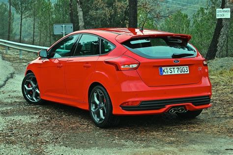 2015 Ford Focus St Diesel Red Hatch Driving Torque