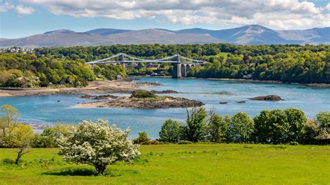 Welsh Water plans record £3.5bn investment between 2025 - 2030 with a ...