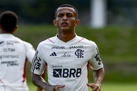 Flamengo receberá boa proposta por Wesley diz portal