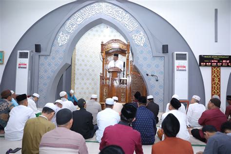 Safari Ramadan Di Masjid Agung Sungailiat Pj Gubernur Safrizal