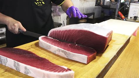 The Sharpest Knife Cuts The Most Luxurious Bluefin Tuna台灣黑鮪魚 Youtube